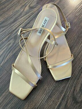 JOY IN LOVE Classic Style Gold Metallic Strappy Sandals NWOT/SIZE 10